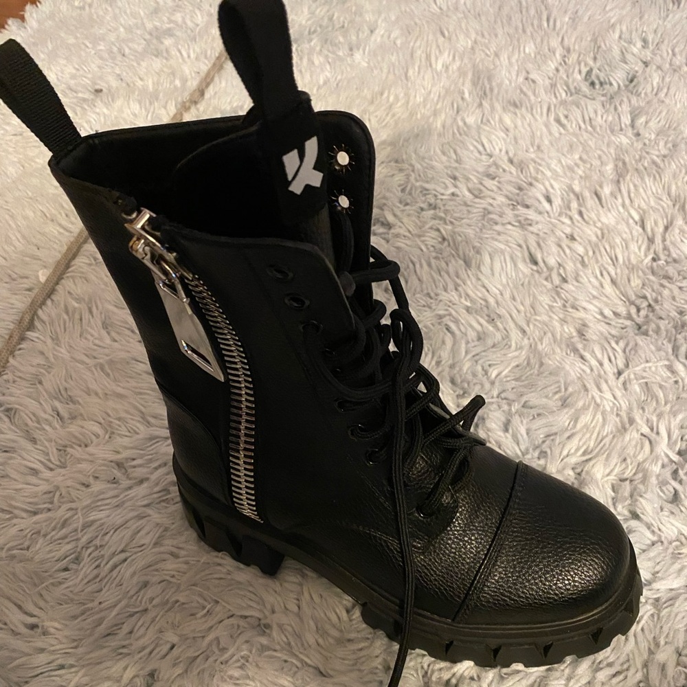Brand new beautiful, vegan leather combat boots - Picture 4 of 11